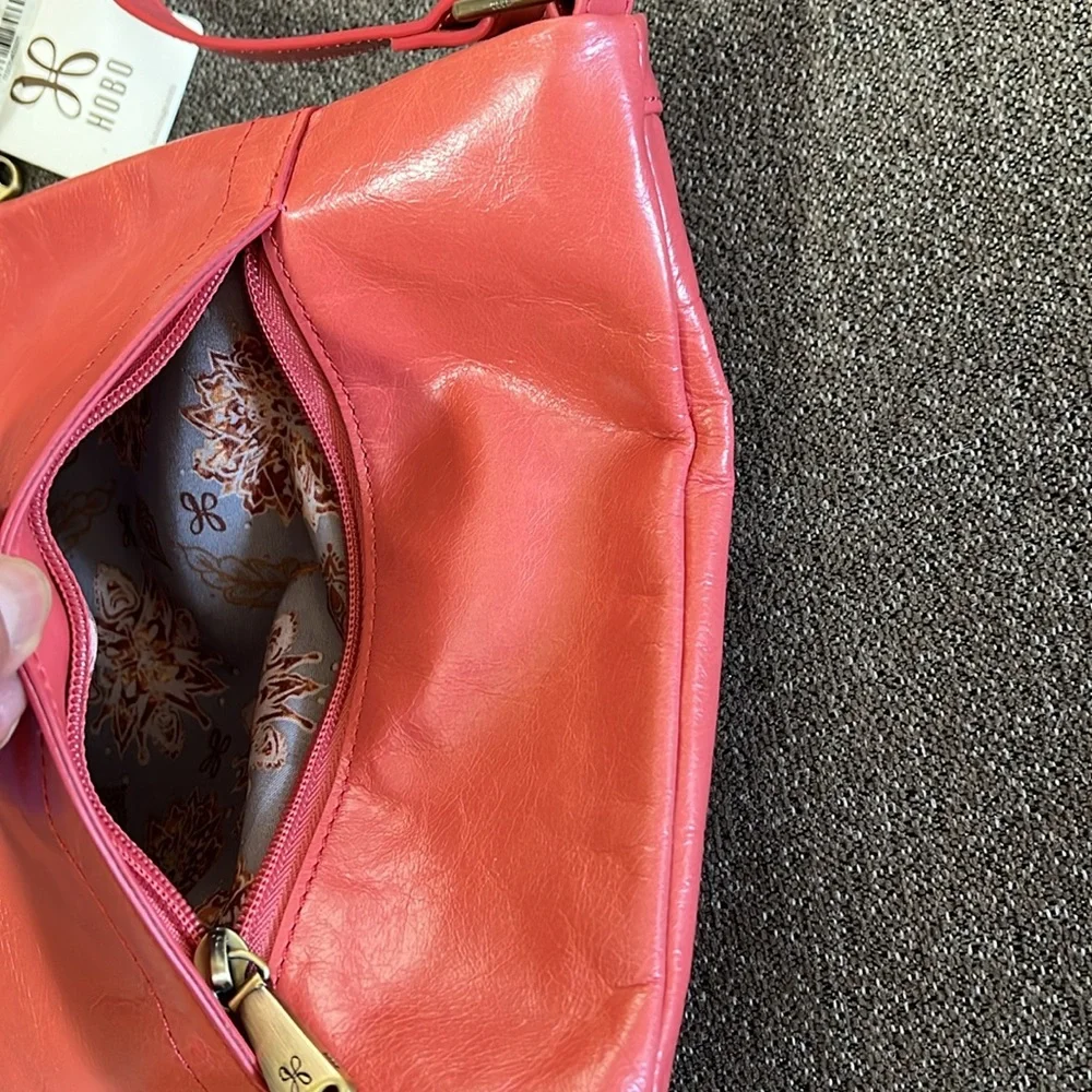 HOBO Drifter Crossbody Bag color Tea Rose NWT retired rare.